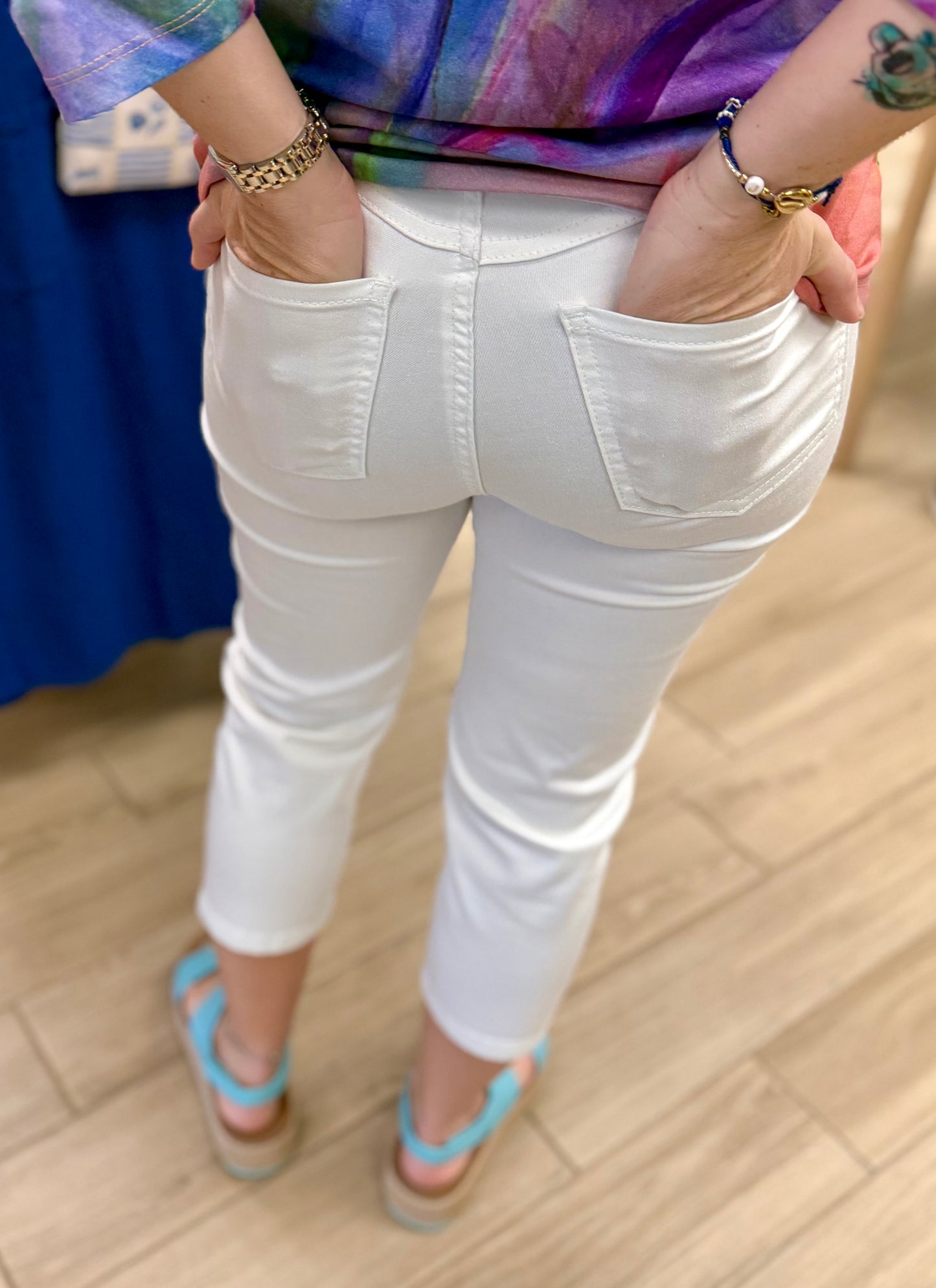 FDJ 6980511 White Suzanne Capri