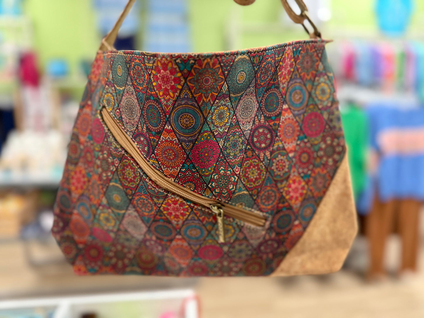 Meninas 2339 Sideways Zip Cork Bag