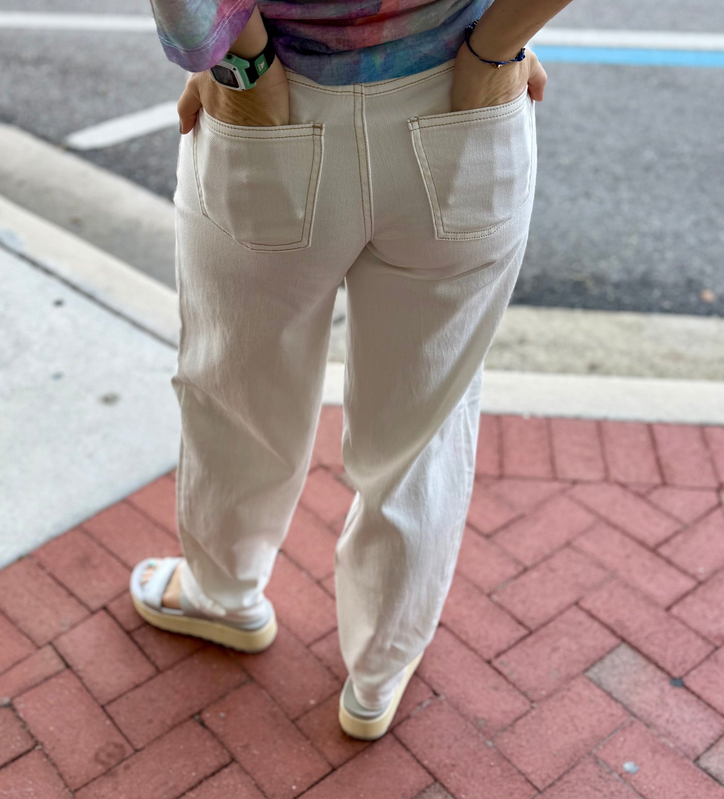 FDJ 2408948 Ivory Barrel Leg Jean