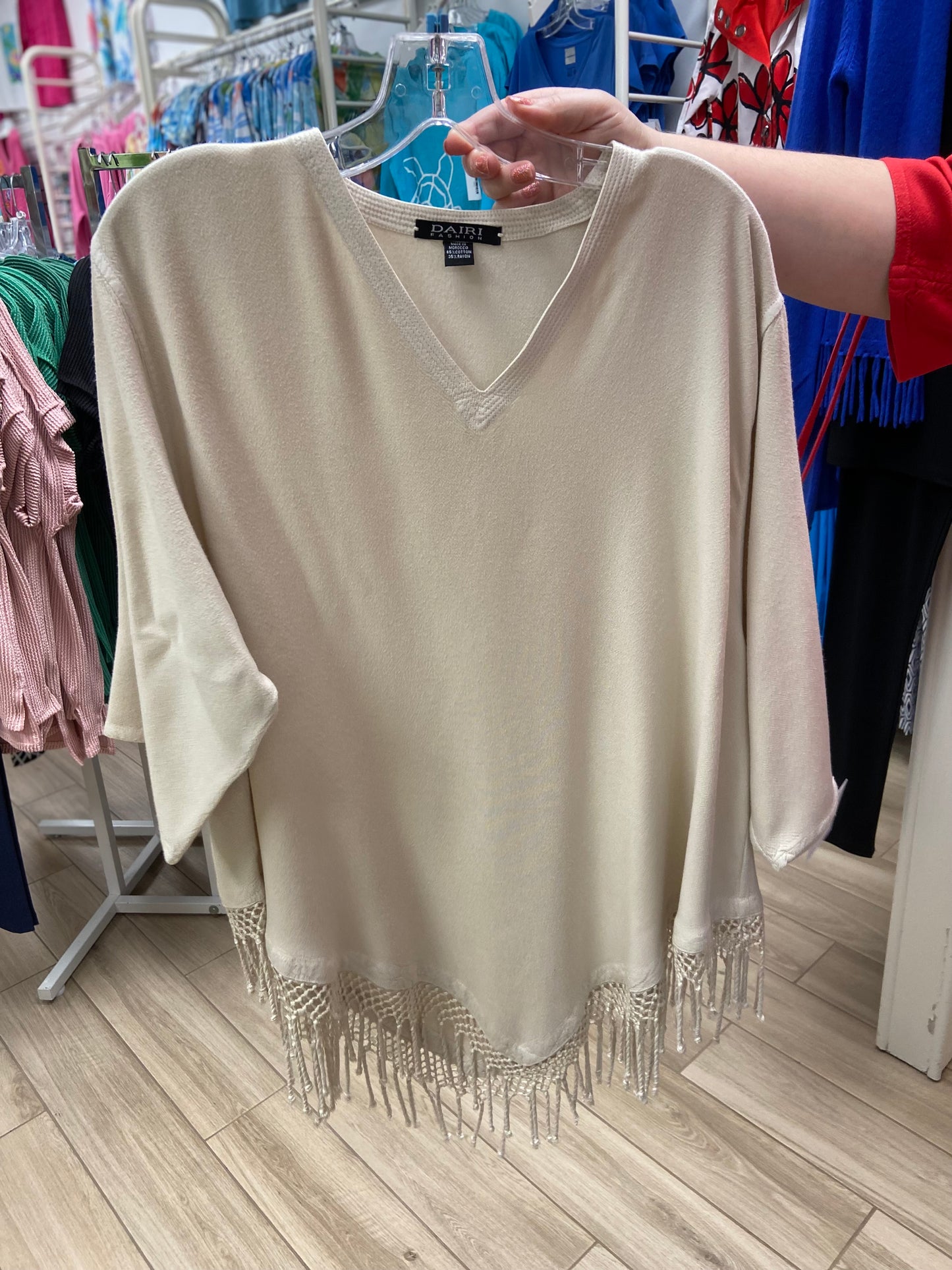 Dairi 2320 One Size Fringe Point Top