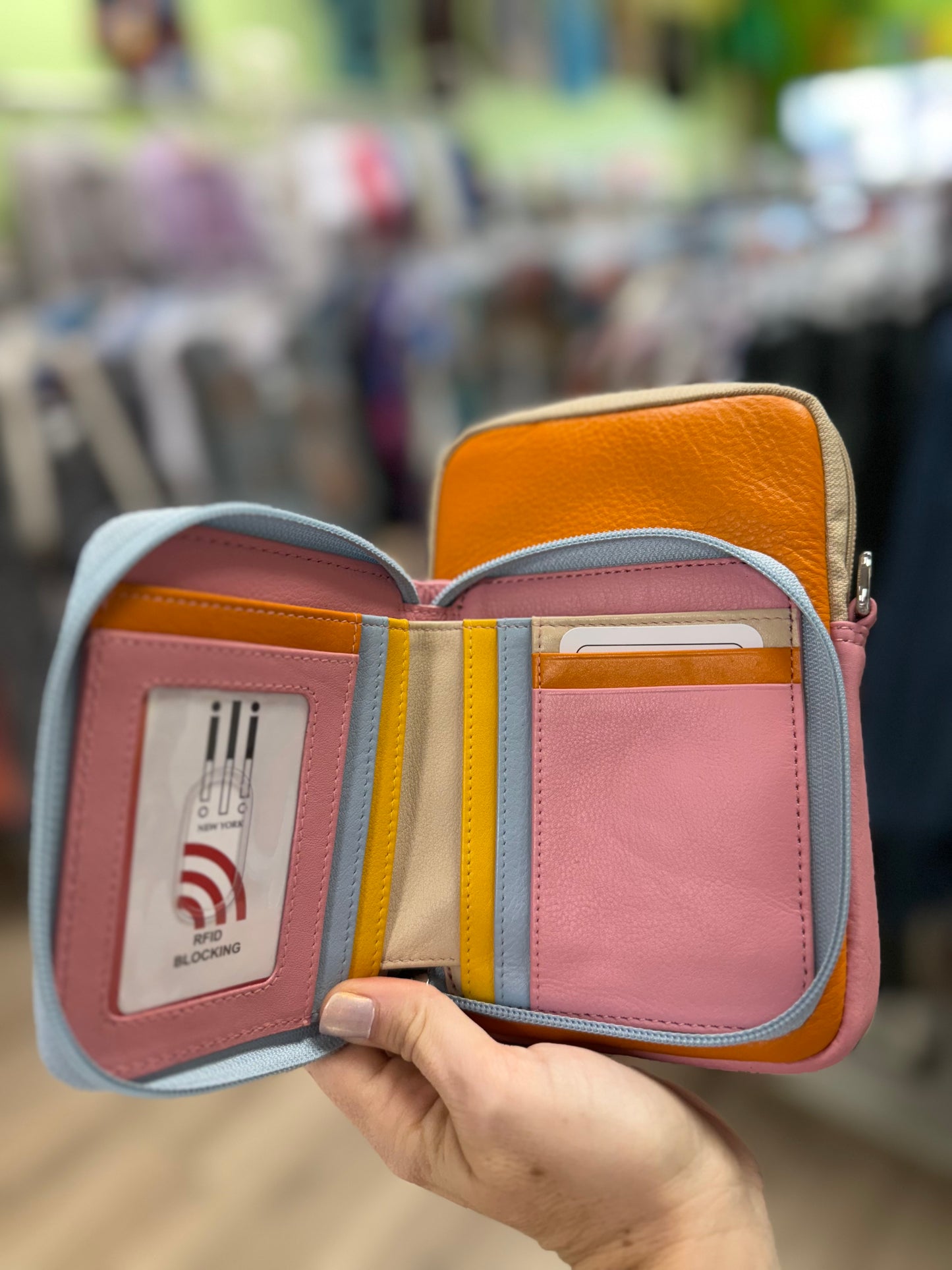 ILI 6065 RFID Zip Around Bag