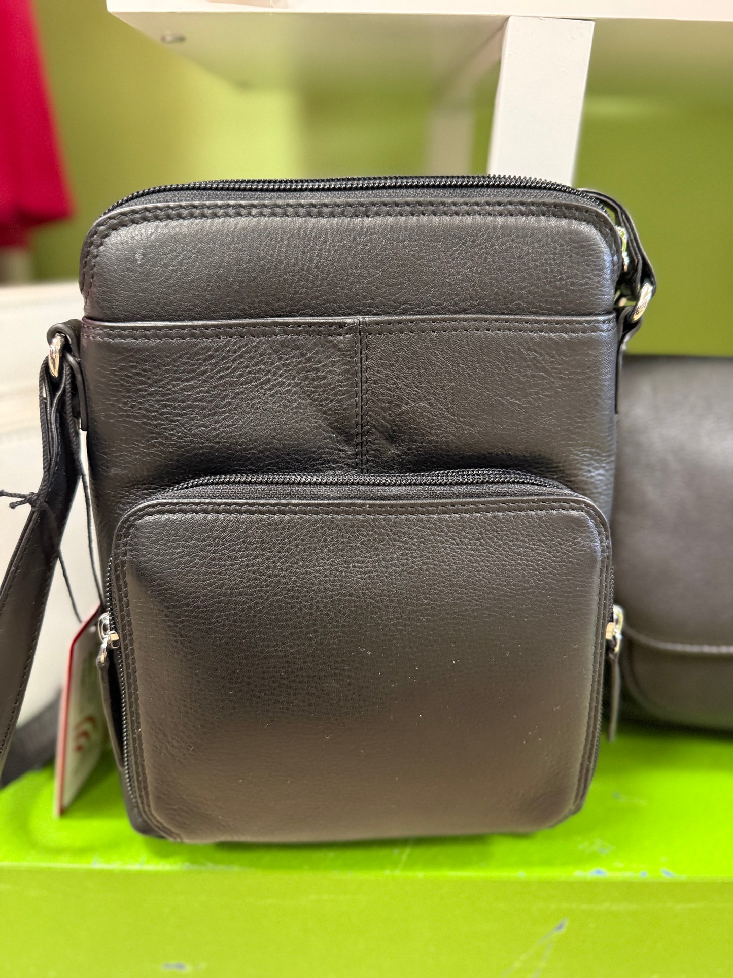ILI 6330 Crossbody Organizer Bag