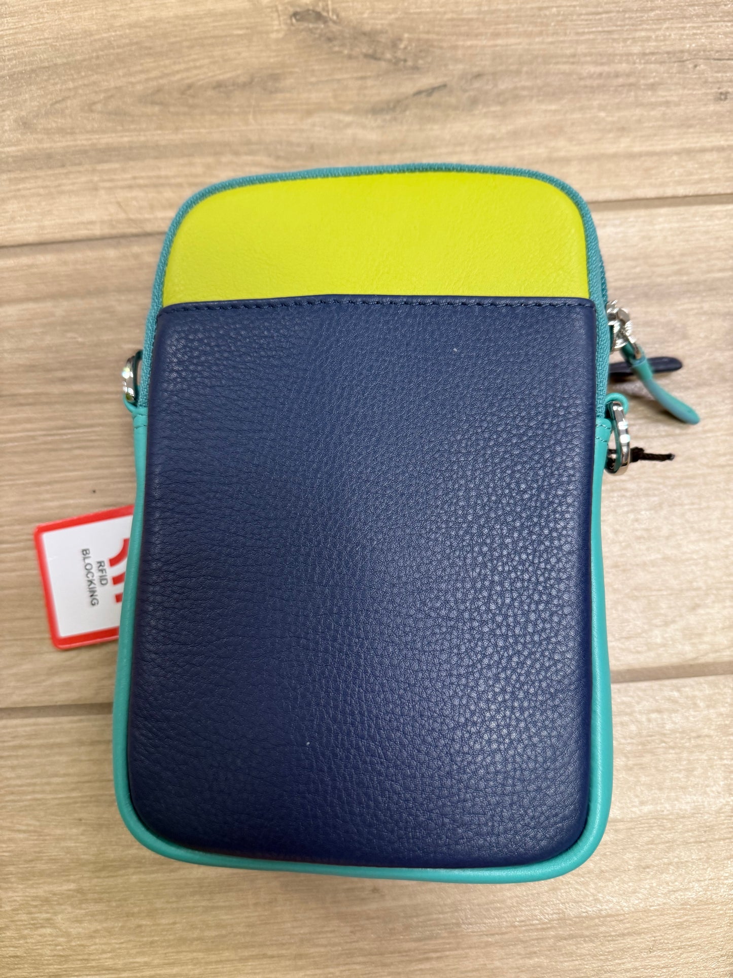 ILI 6065 RFID Zip Around Bag