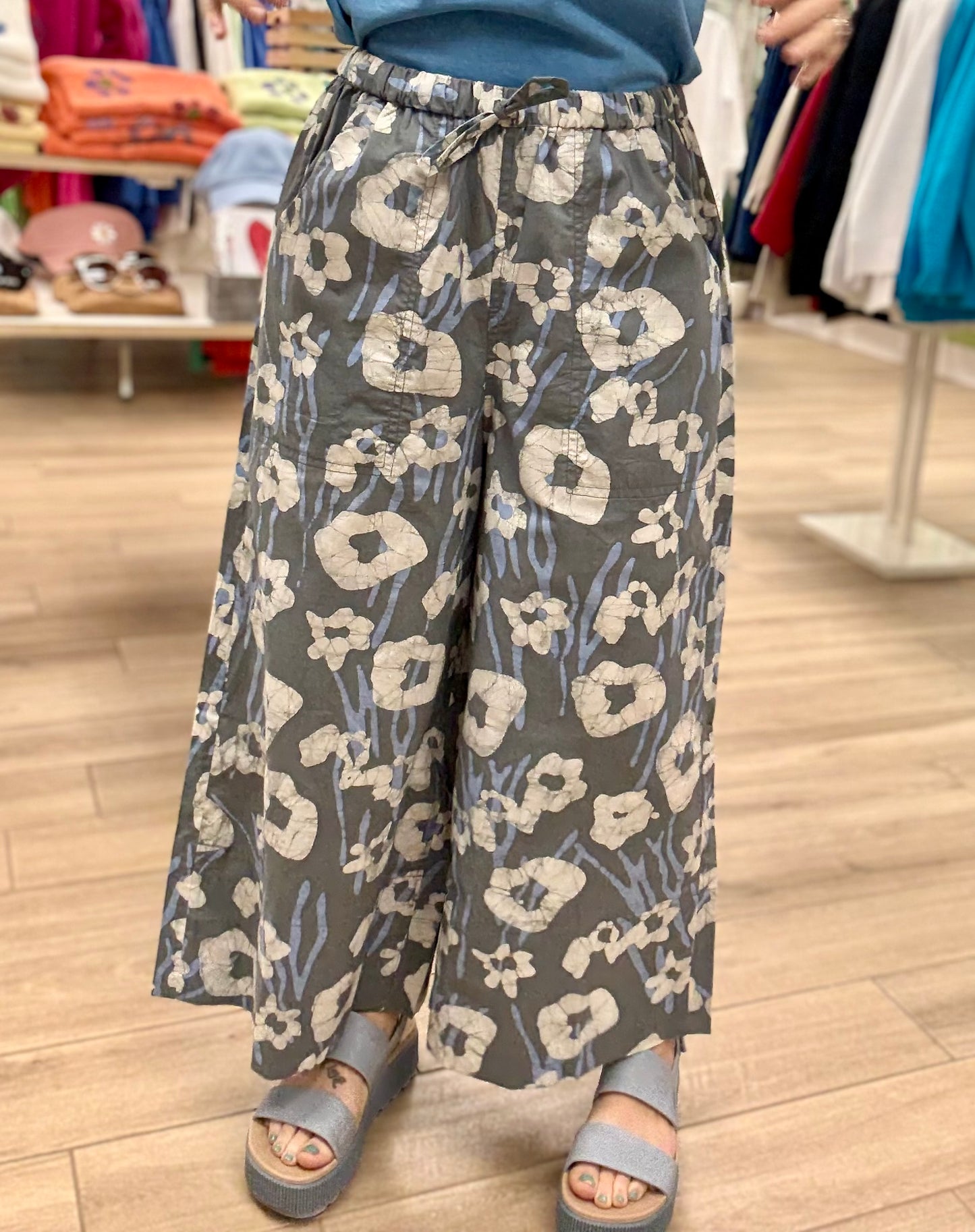 Global Mamas Print Crop Pant