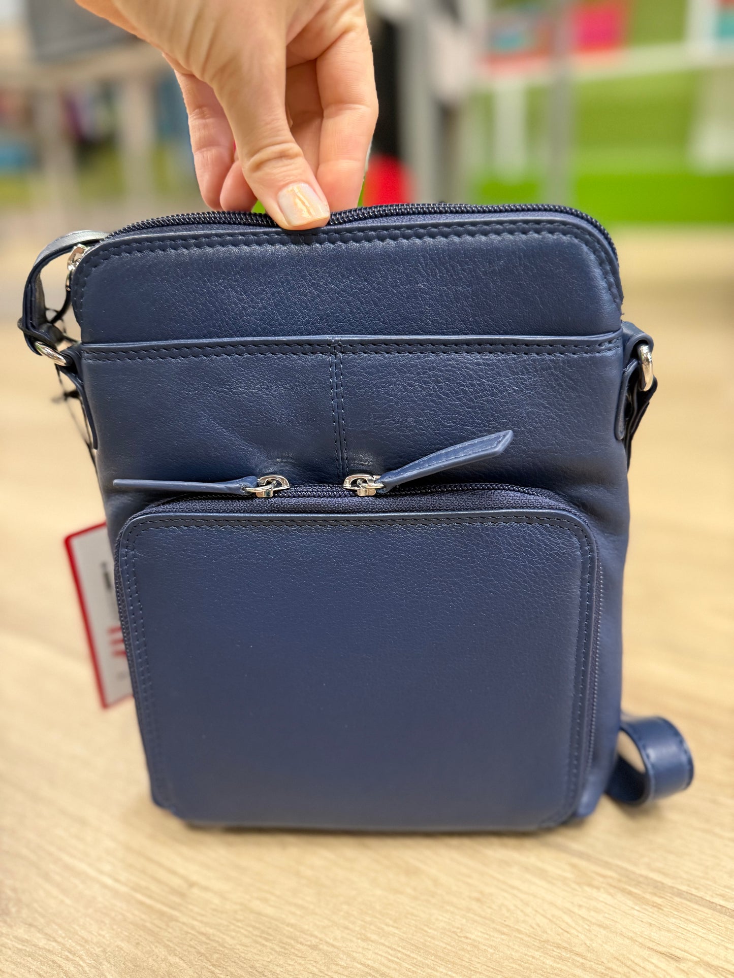 ILI 6330 Crossbody Organizer Bag