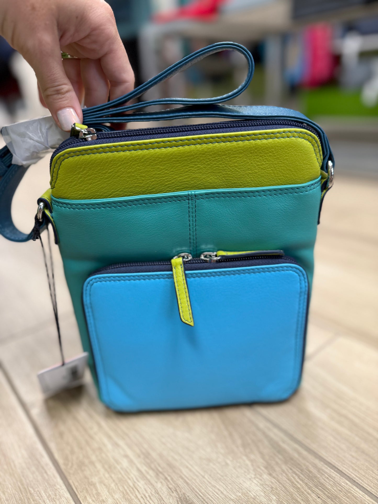 ILI 6330 Crossbody Organizer Bag