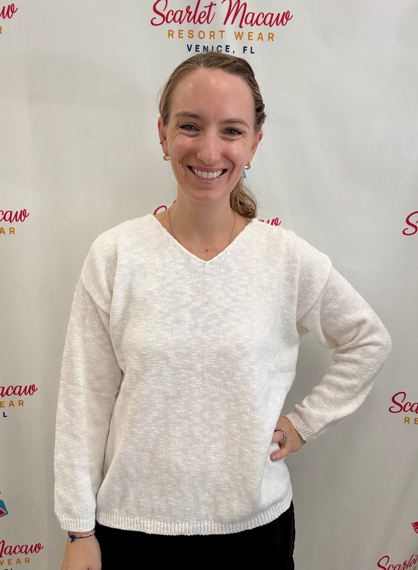 Avalin N9592 Crop V-Neck Sweater