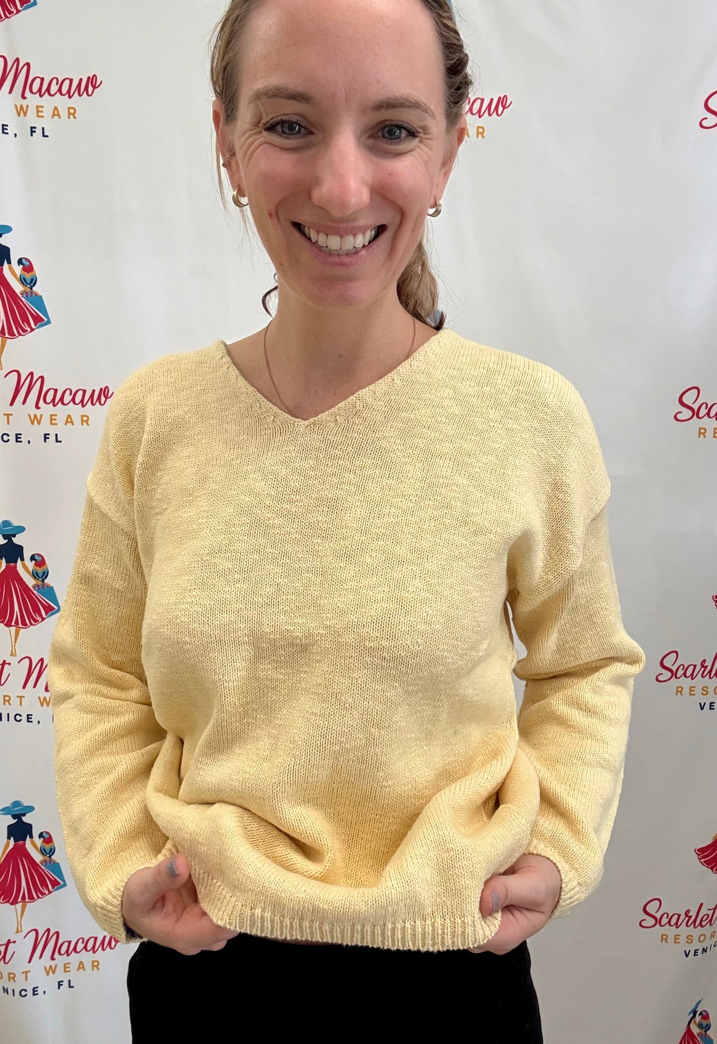 Avalin N9592 Crop V-Neck Sweater