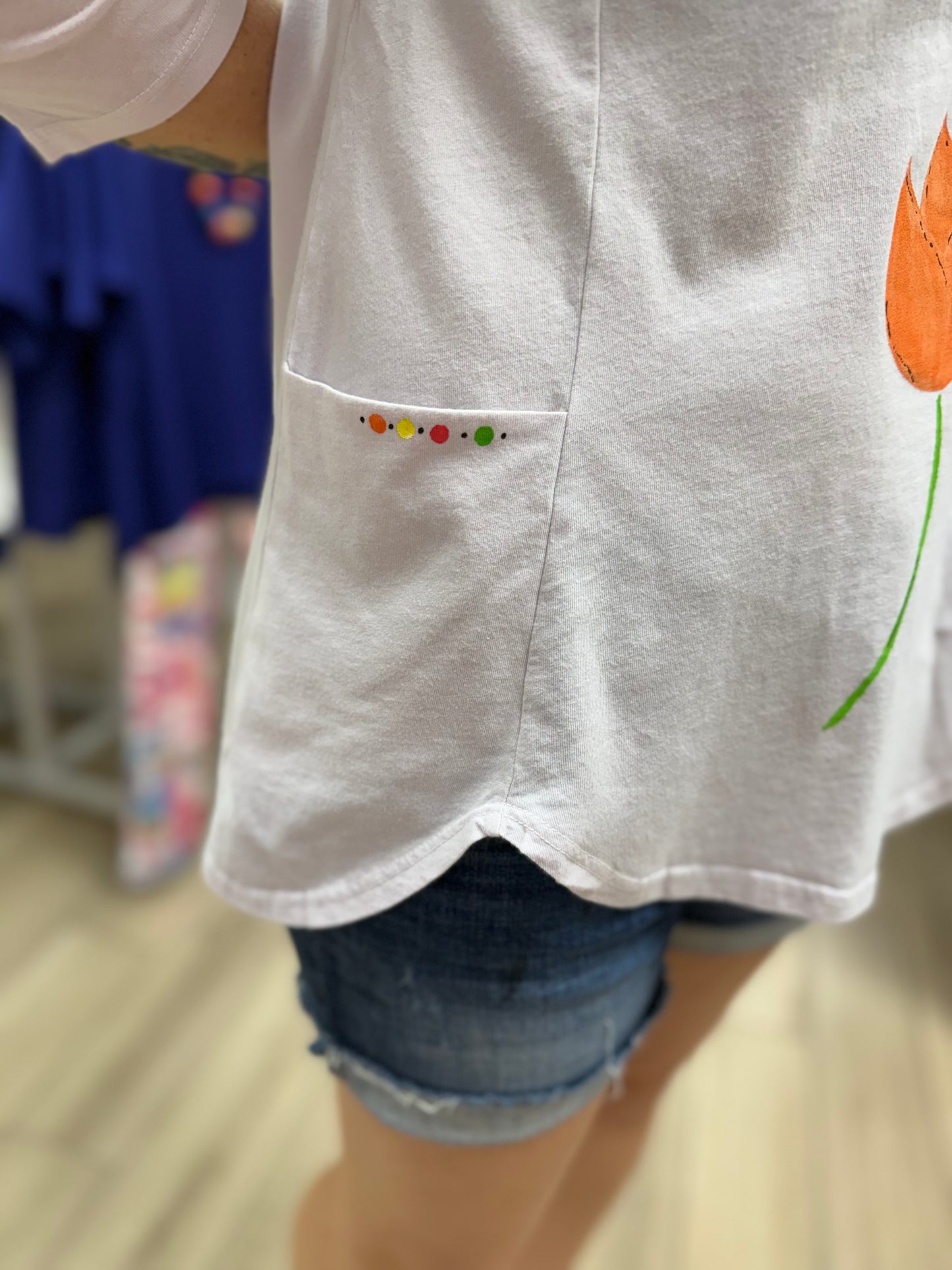 MoMo 8259 Painted Tulip Trio Top