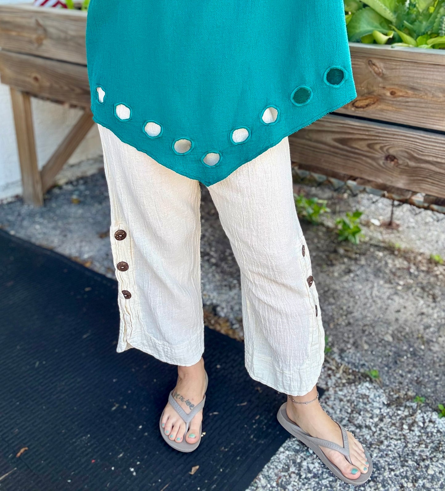 Dunes Buho Button Capri