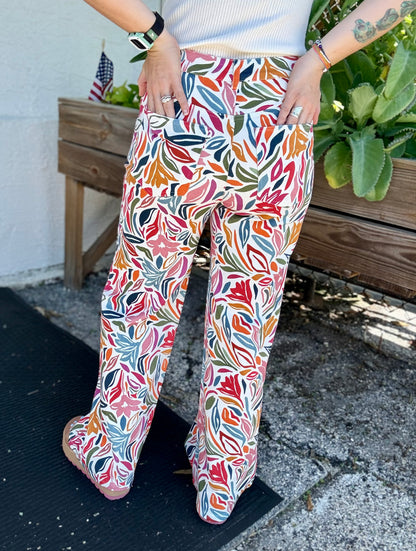 AnniewearArtistic Floral Print Jean