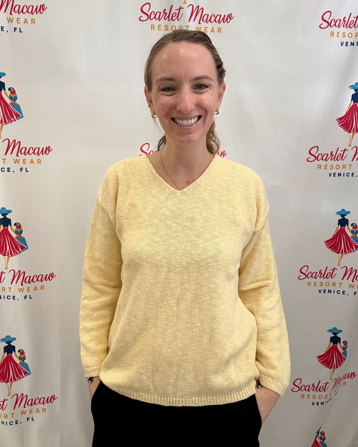 Avalin N9592 Crop V-Neck Sweater