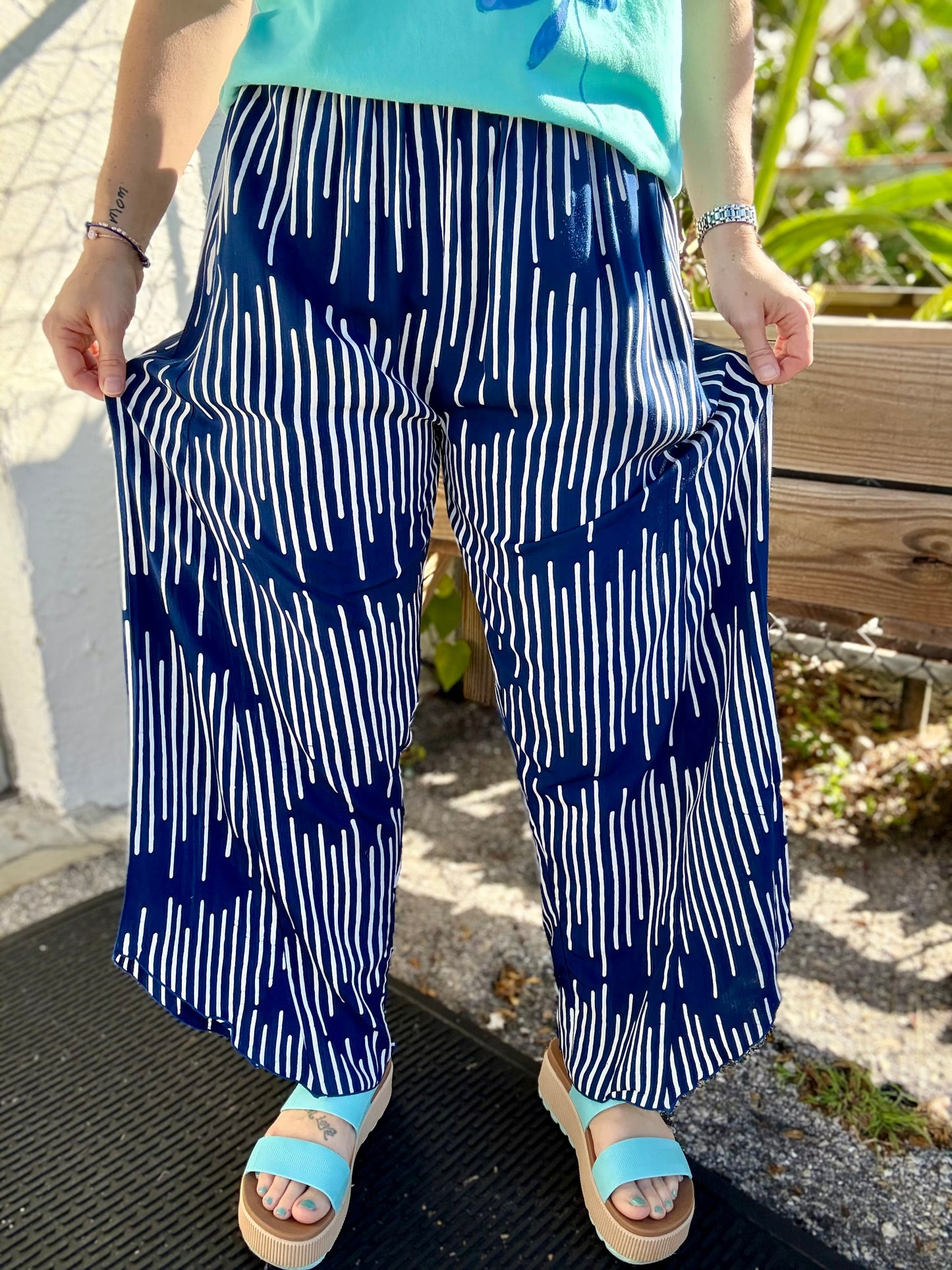 Iguana AR Wide Leg Pant