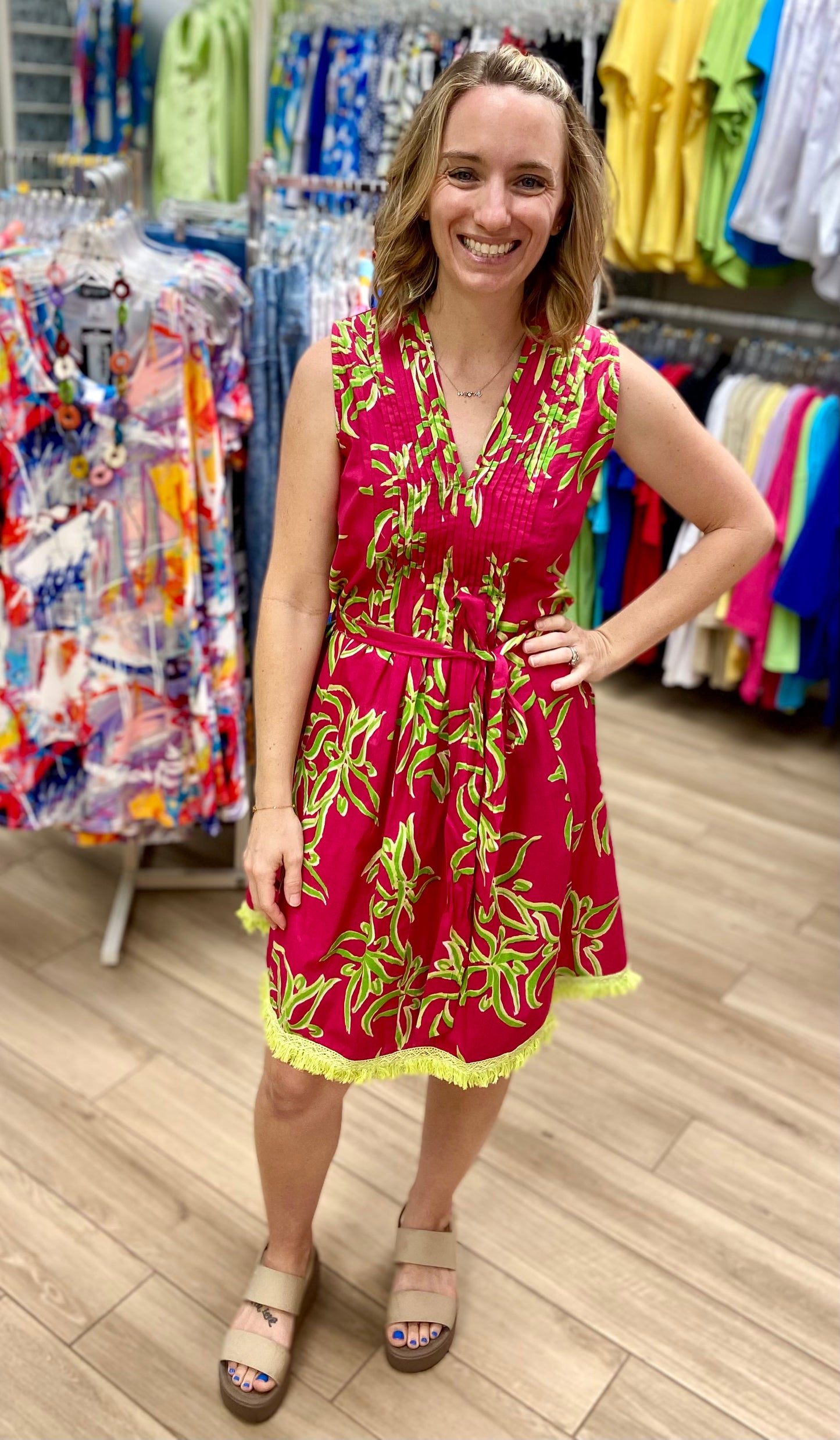 Moda Posa Felize Dress – Scarlet Macaw Resort Wear