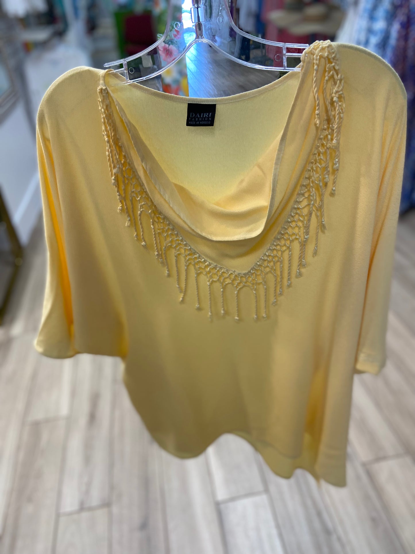 Dairi 225F One Size Fringe Cowl Top