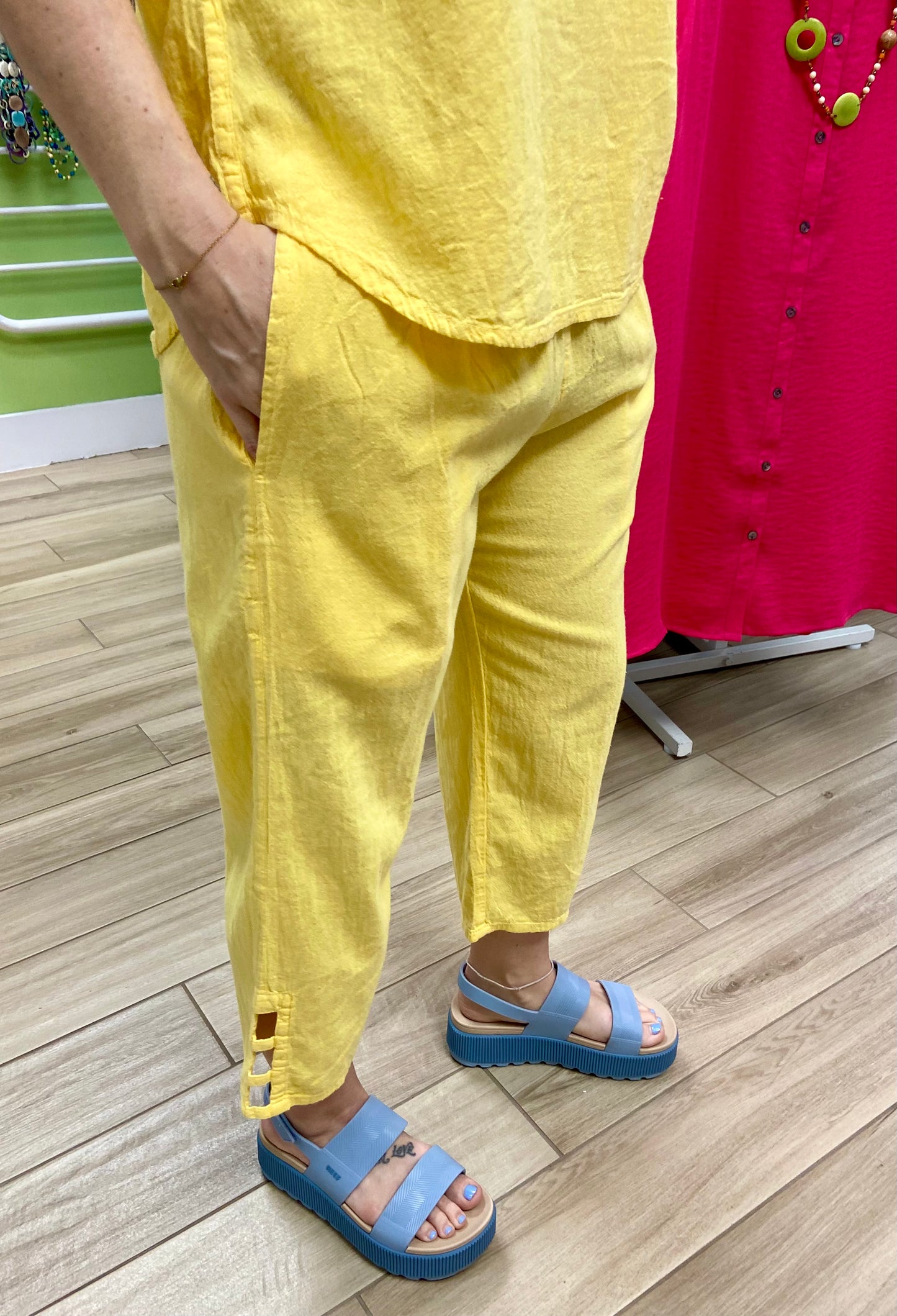 Maya Jones 1663 Ladder Capri