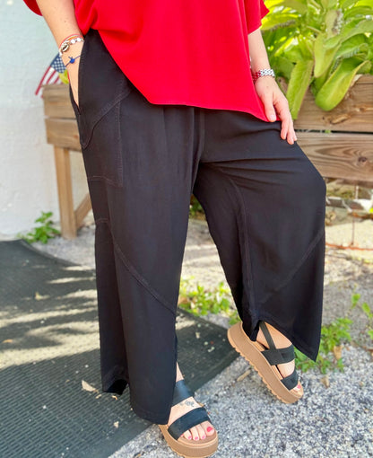 Dairi One Size Pointed Hem Crop Pant