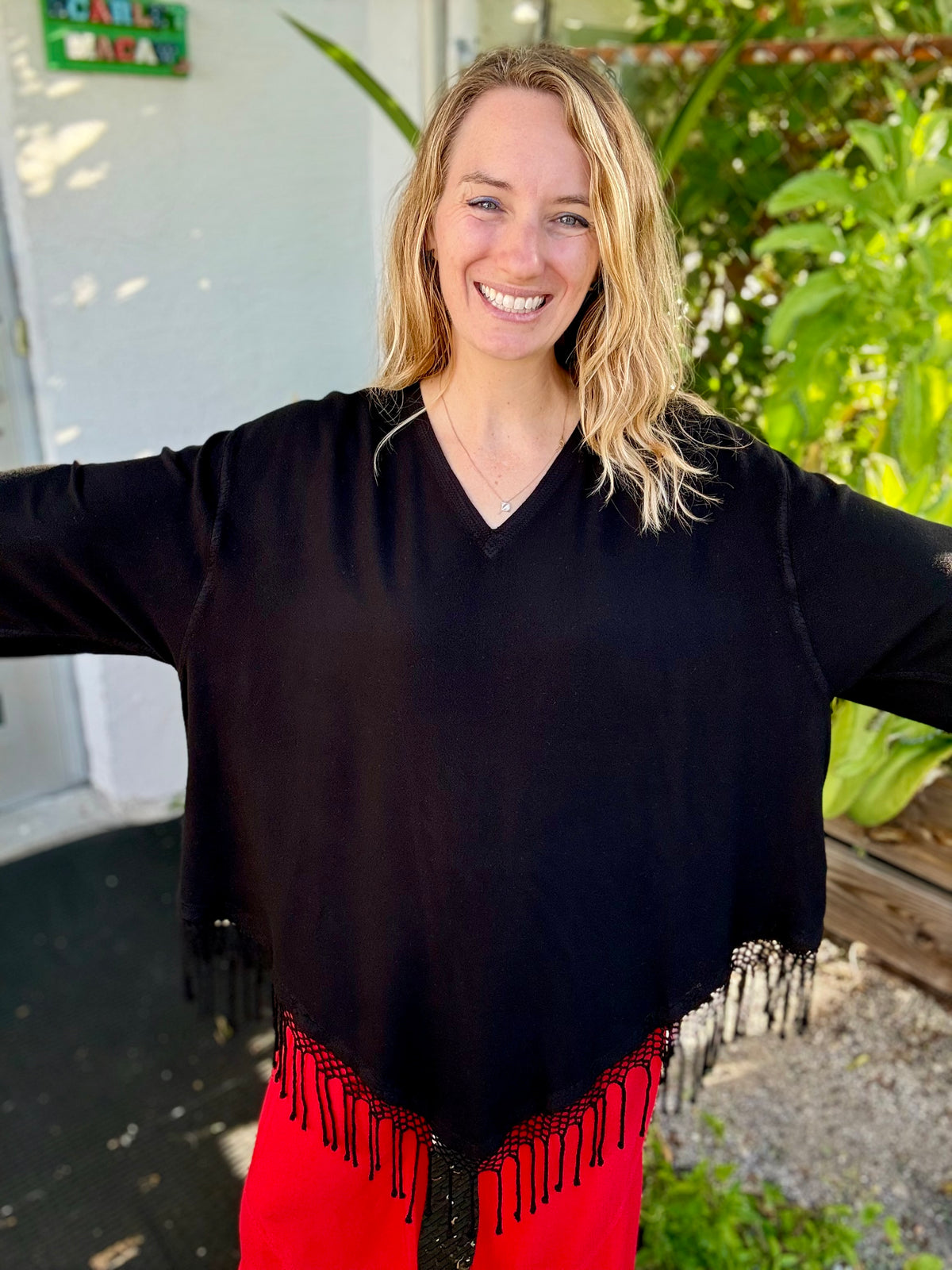 Dairi One Size Fringe Point Top
